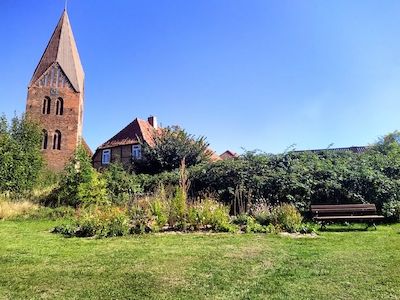 Mittsommernachts-Open-Air-Stummfilm-Kino im Klützer Stadtgarten