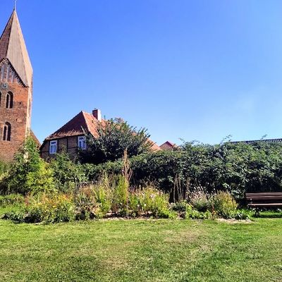 Mittsommernachts-Open-Air-Stummfilm-Kino im Klützer Stadtgarten