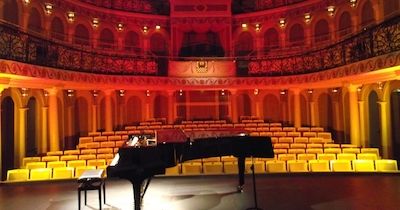 Operette versus Oper