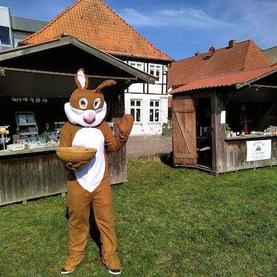 Kleiner Ostermarkt mit Ostereiersuche 