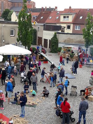 Hurra! Buntes Kinderfest auf dem Zeughaushof in Wismar