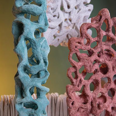 Amygdala: Plastik und Grafik von Georg Hundt