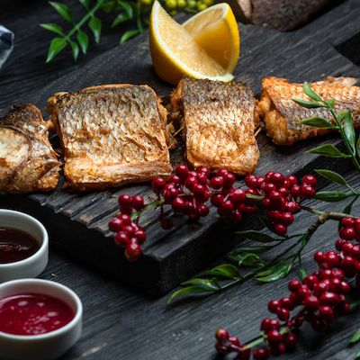 Übernachtungsarrangement mit großem Fischbuffet