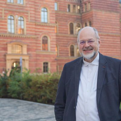 Universität im Rathaus: Justizopfer – unschuldig im Gefängnis. Wiederaufnahme von Strafverfahren
